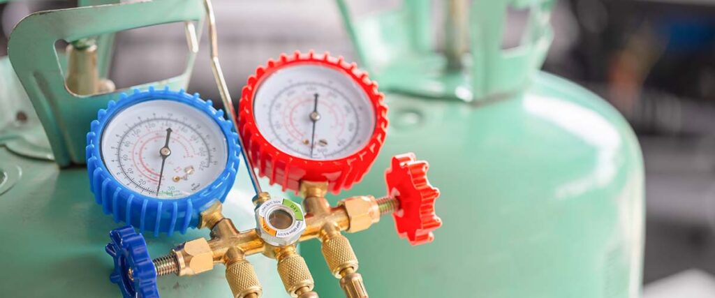 adding refrigerant 1200x500 1